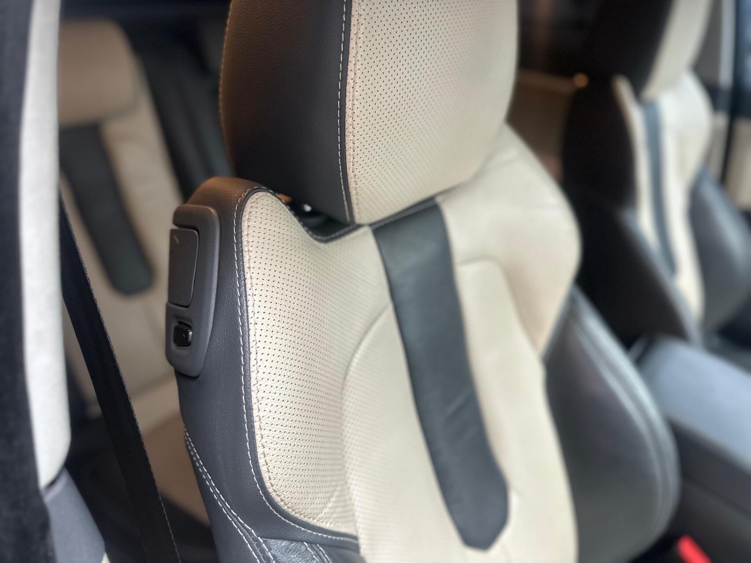 Used Land Rover Range Rover Evoque 2014 for sale - 76499340: Photo 15