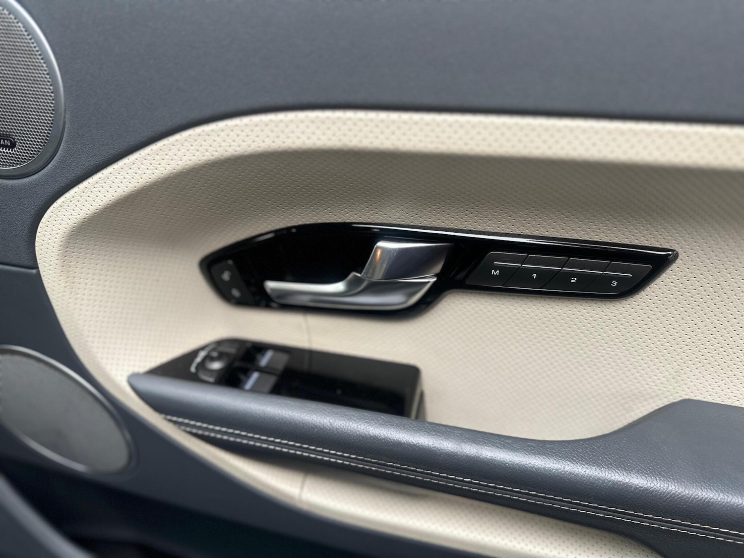 Used Land Rover Range Rover Evoque 2014 for sale - 76499340: Photo 22