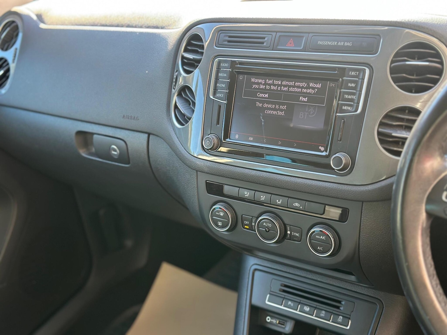 Used Volkswagen Tiguan 2015 for sale - 76085449: Photo 16