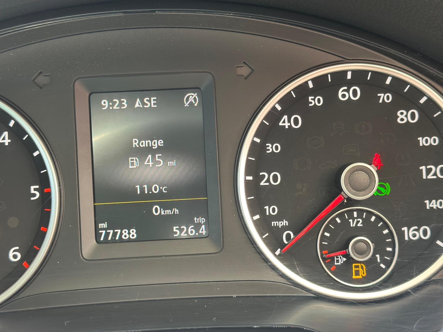 Used Volkswagen Tiguan 2015 for sale - 76085449: Photo 28