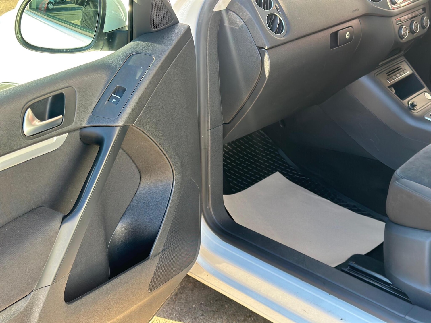 Used Volkswagen Tiguan 2015 for sale - 76085449: Photo 29