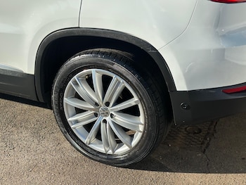 Used Volkswagen Tiguan 2015 for sale - 76085449: Photo 4
