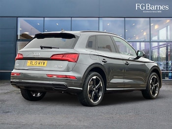 Used Audi Q5 2019 for sale - 76136032: Photo