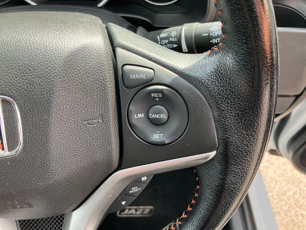 Used Honda Jazz 2018 for sale - 76059645: Photo 41