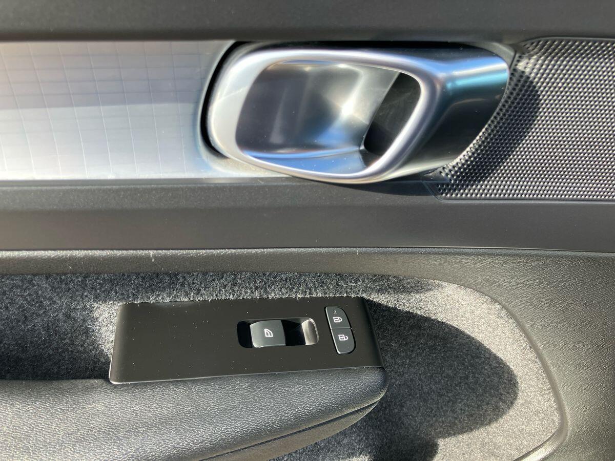 Used Volvo XC40 2022 for sale - 76059930: Photo 55