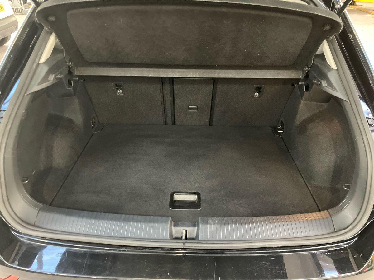 Used Volkswagen T-Roc 2022 for sale - 77074569: Photo 29