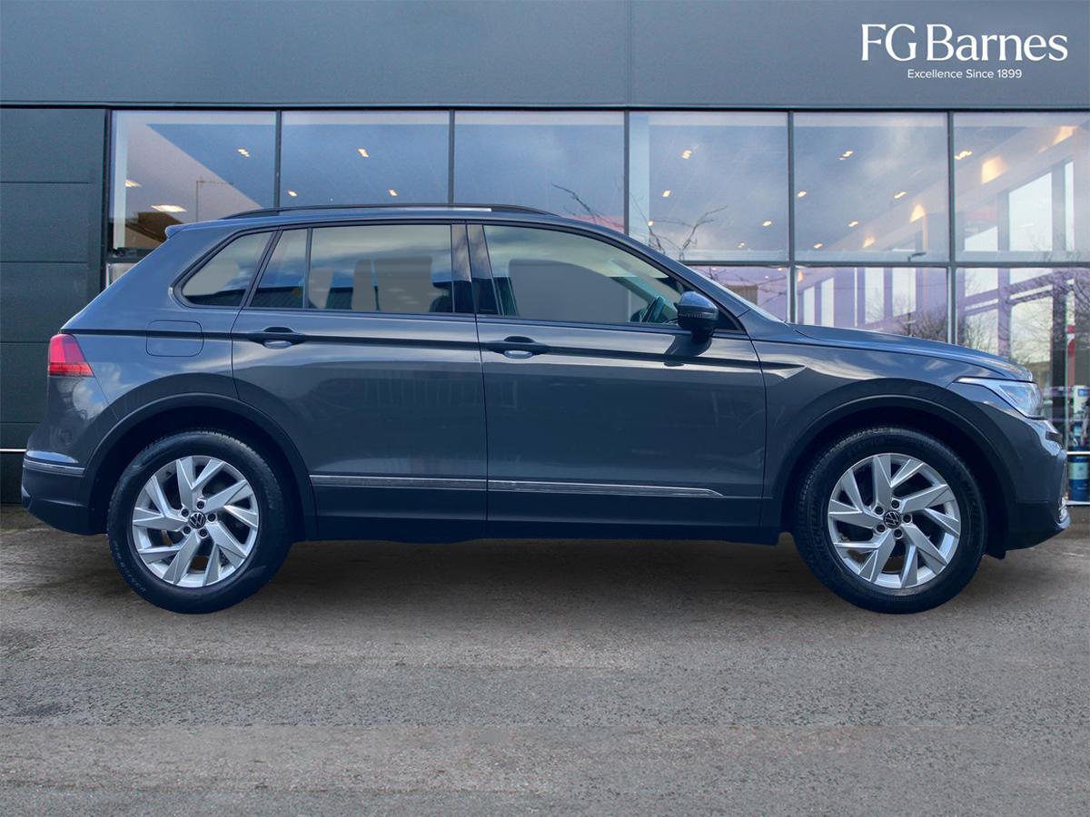 Used Volkswagen Tiguan 2021 for sale - 76989646: Photo 2