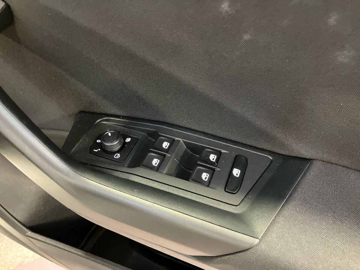 Used Volkswagen T-Roc 2022 for sale - 77131984: Photo 21