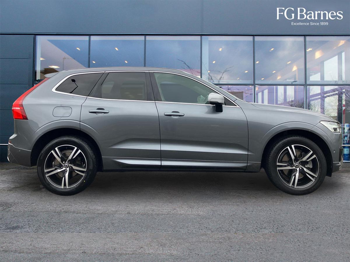 Used Volvo XC60 2019 for sale - 76866159: Photo 2