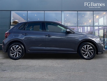 Used Volkswagen Polo 2023 for sale - 76059496: Photo 2