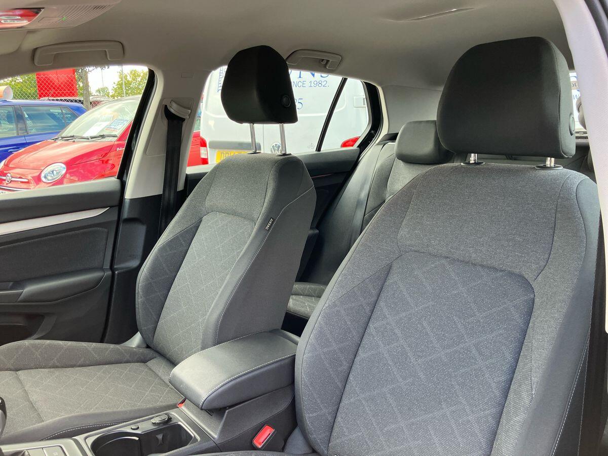 Used Volkswagen Golf 2022 for sale - 76122289: Photo 41
