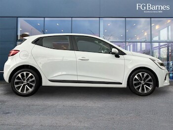 Used Renault Clio 2021 for sale - 76360511: Photo