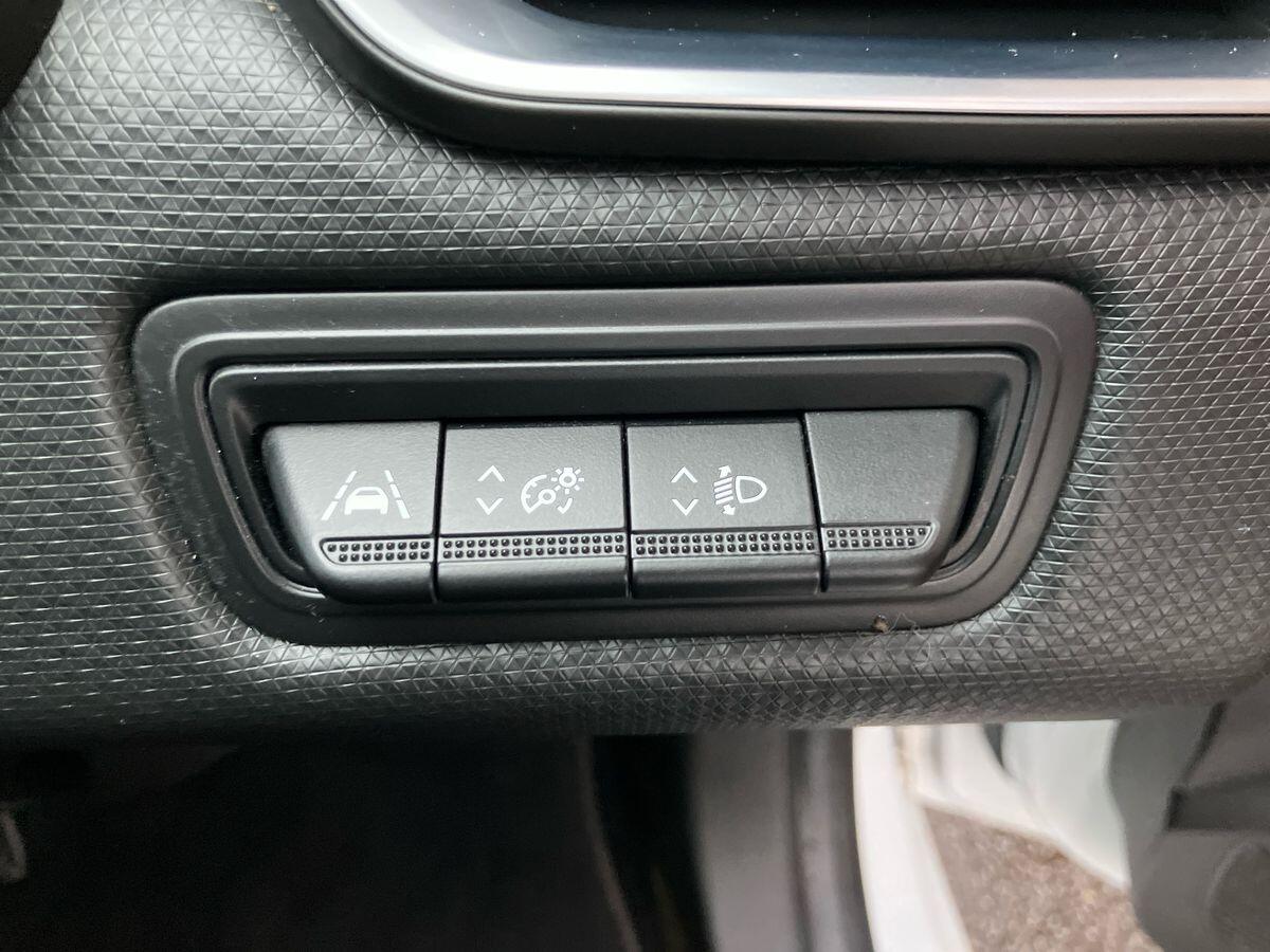 Used Renault Clio 2021 for sale - 76360511: Photo 53