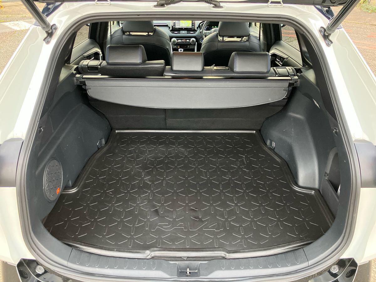 Used Toyota RAV4 2019 for sale - 76657712: Photo 30