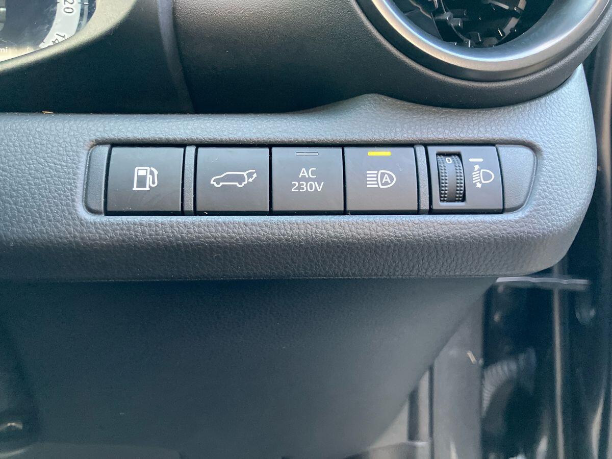 Used Toyota C-HR 2024 for sale - 76898225: Photo 44