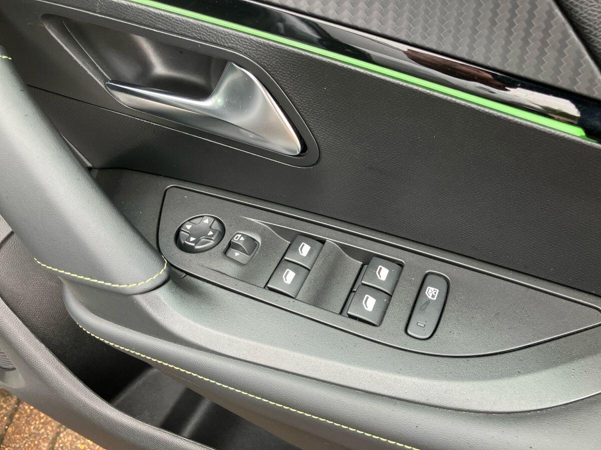 Used Peugeot 2008 2022 for sale - 76360298: Photo 21