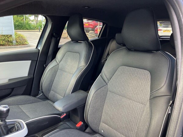 Used Renault Clio 2022 for sale - 76060009: Photo 38