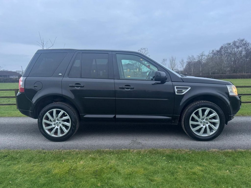 Used Land Rover Freelander 2013 for sale - 77332917: Photo 2