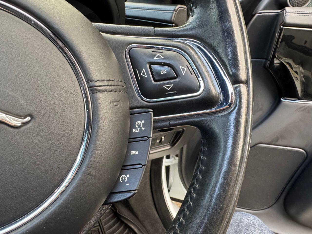 Used Jaguar XJ 2017 for sale - 76619816: Photo 29