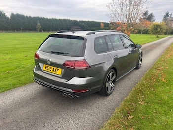Used Volkswagen Golf 2019 for sale - 76572133: Photo