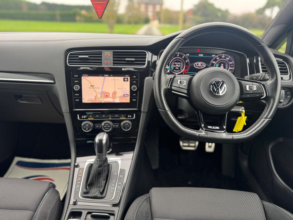 Used Volkswagen Golf 2019 for sale - 77332928: Photo 30
