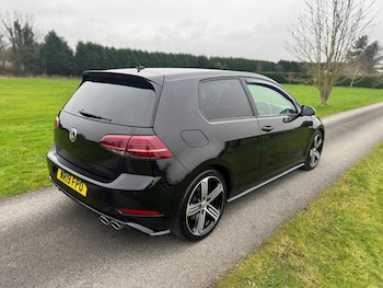 Used Volkswagen Golf 2019 for sale - 77332928: Photo