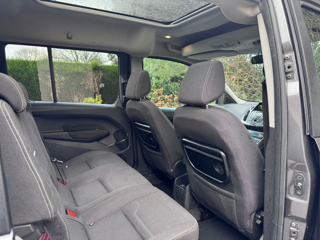 Used Ford Grand Tourneo Connect 2016 for sale - 77263402: Photo 32