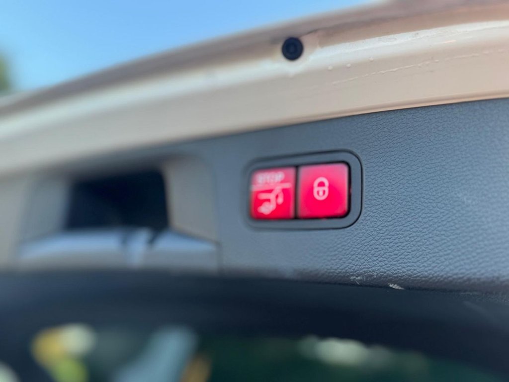 Used Mercedes-Benz GLC 2018 for sale - 76649579: Photo 49