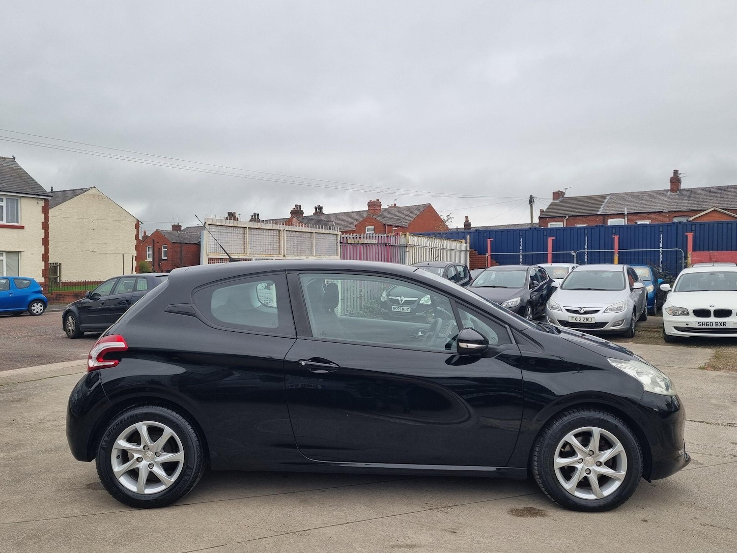 Used Peugeot 208 2014 for sale - 77723397: Photo 8