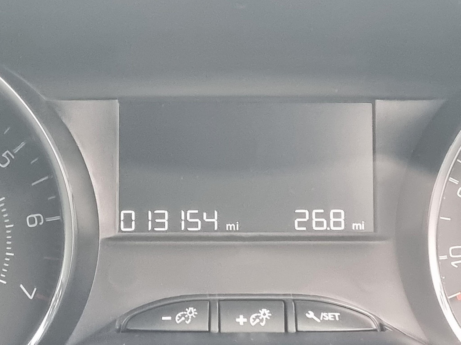 Used Peugeot 208 2014 for sale - 77723397: Photo 9