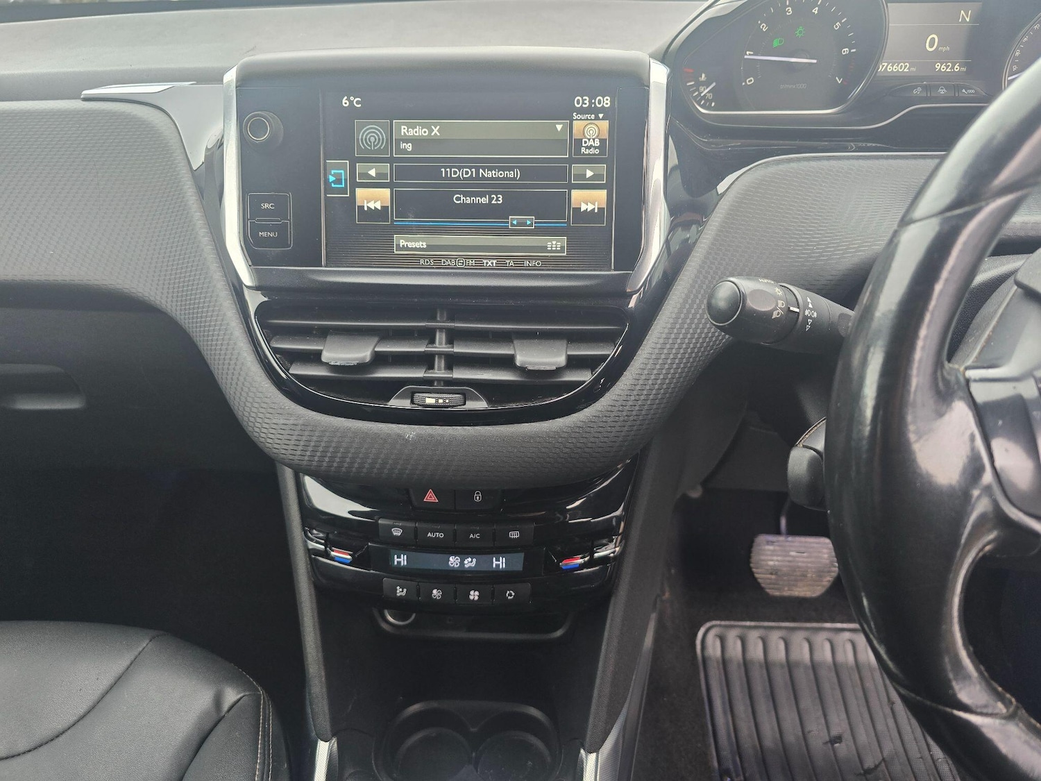 Used Peugeot 2008 2014 for sale - 77237969: Photo 11