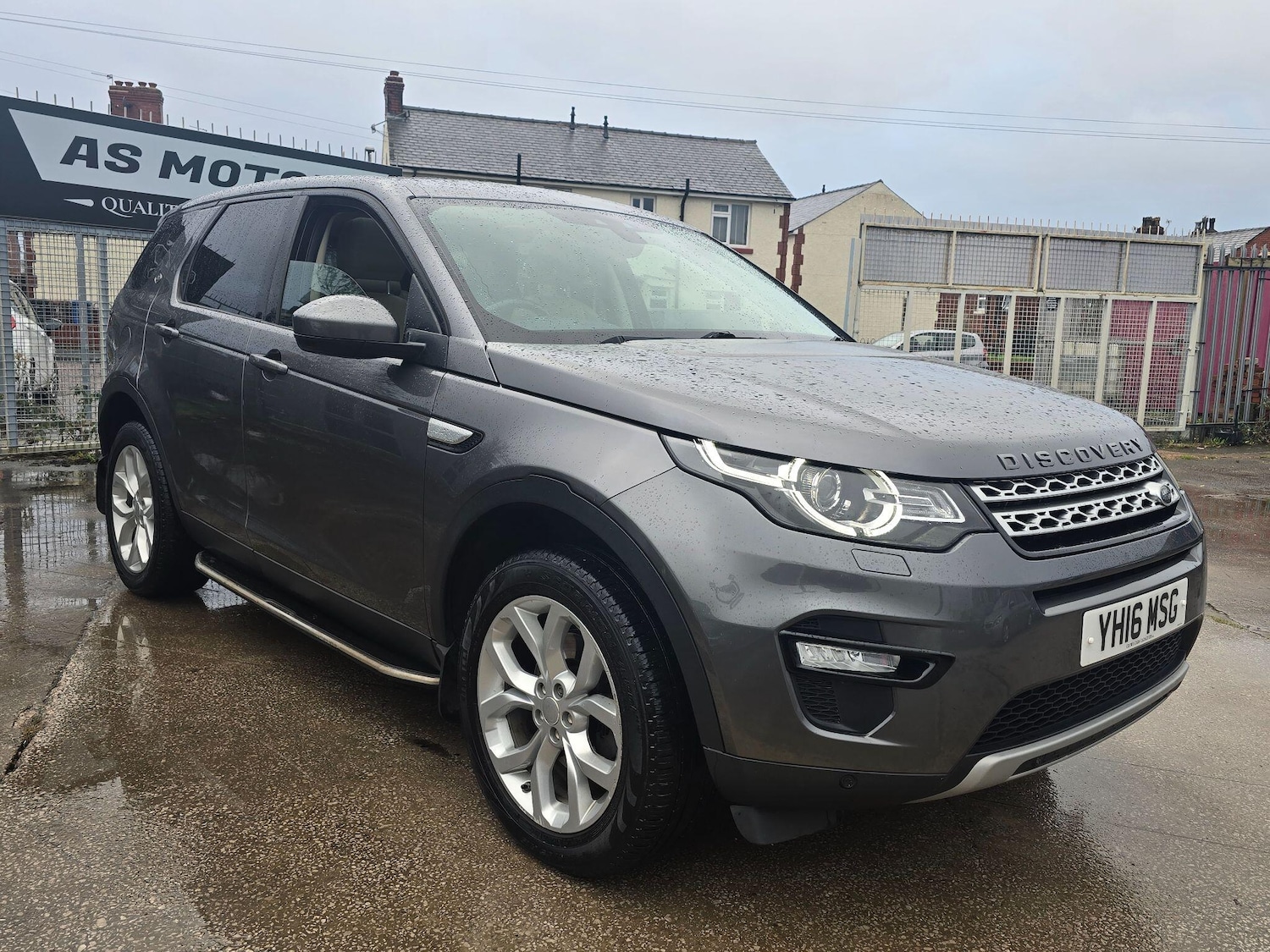 Used Land Rover Discovery Sport 2016 for sale - 76849589: Photo 1
