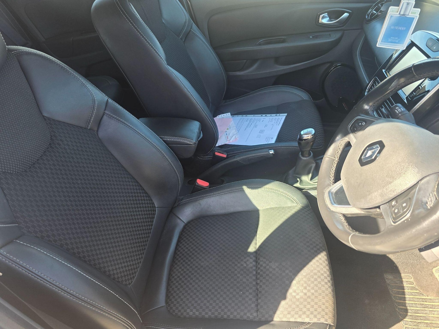 Used Renault Clio for sale - 77926178: Photo 12