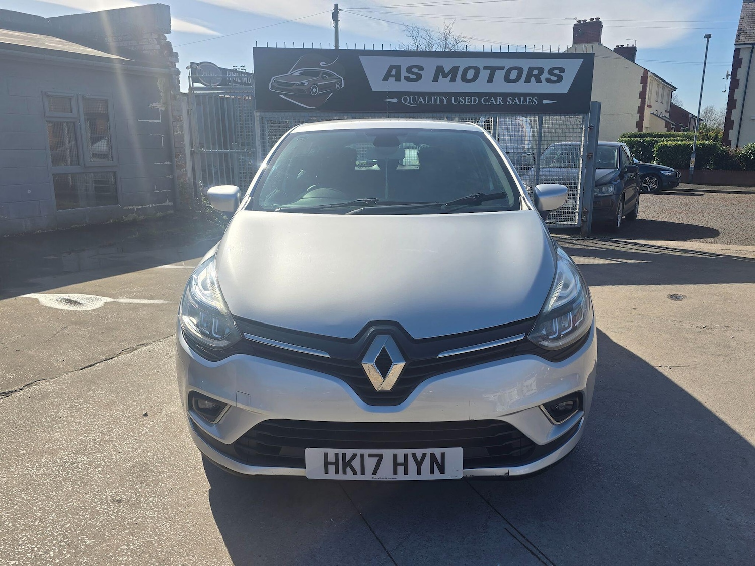 Used Renault Clio for sale - 77926178: Photo 2