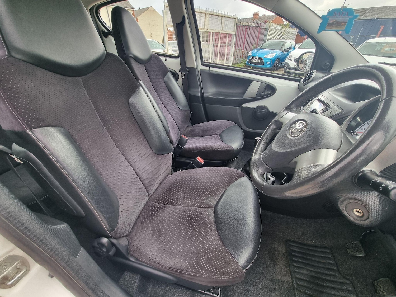 Used Toyota AYGO 2012 for sale - 76370485: Photo 5