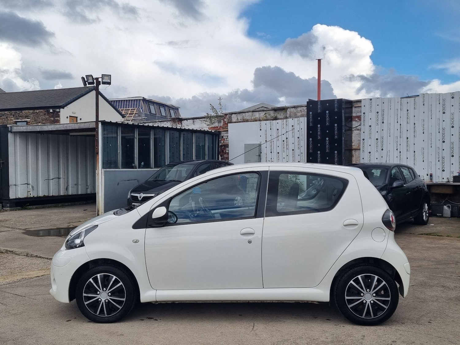 Used Toyota AYGO 2012 for sale - 76370485: Photo 7