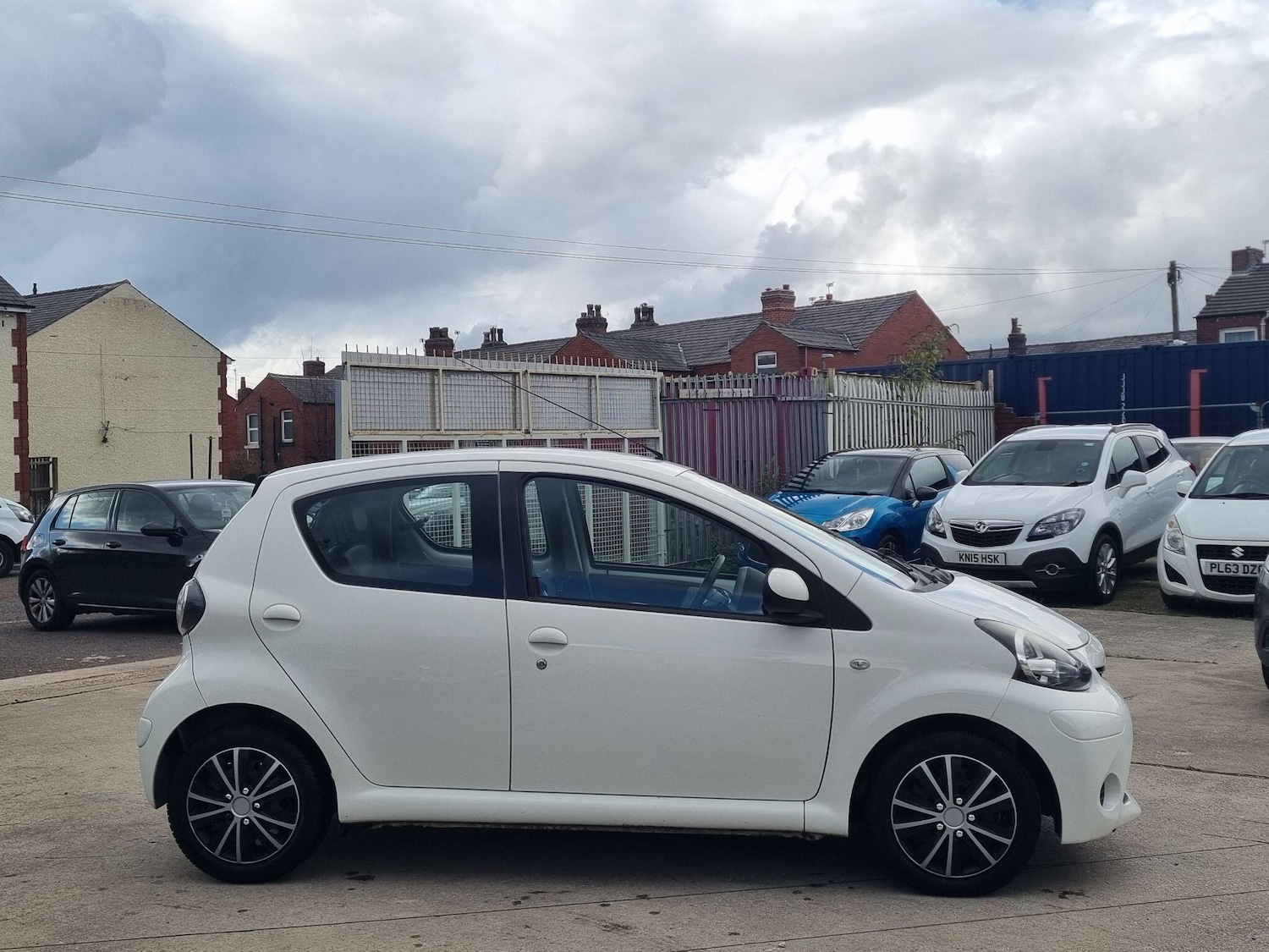 Used Toyota AYGO 2012 for sale - 76370485: Photo 8