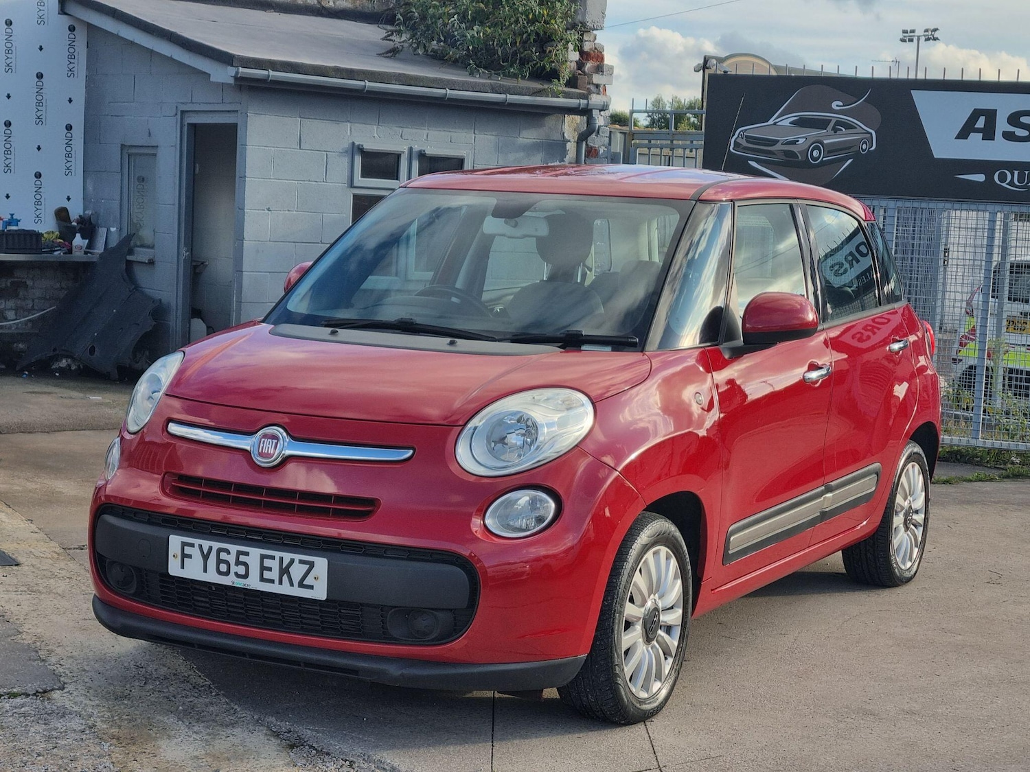 Used Fiat 500L 2015 for sale - 76371426: Photo 3
