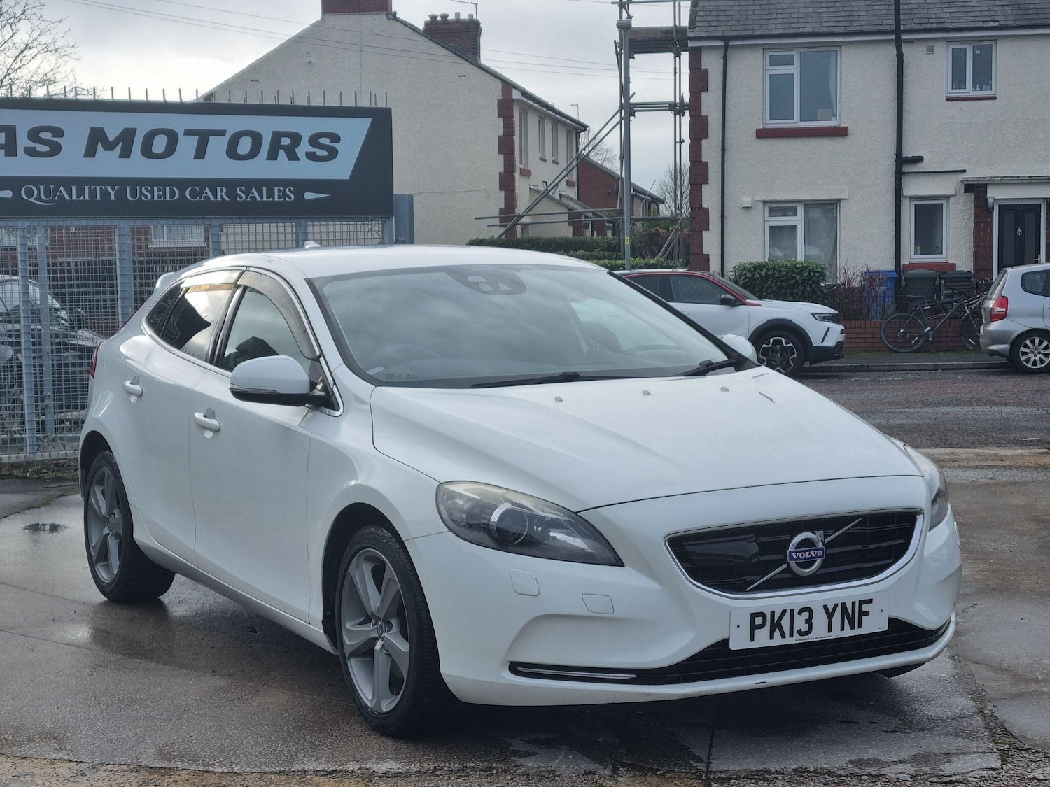 Used Volvo V40 for sale - 77412131: Photo 1