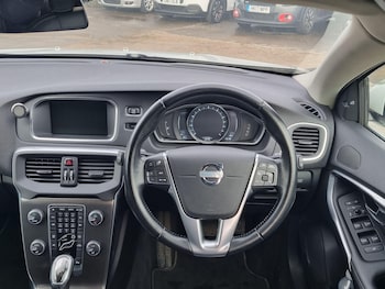 Used Volvo V40 2013 for sale - 77412131: Photo