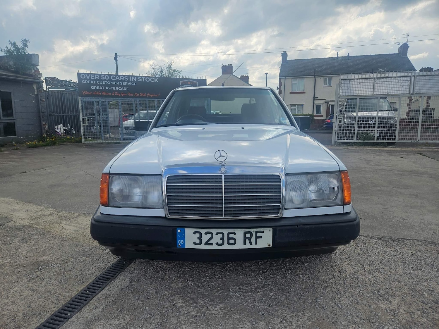 Used Mercedes-Benz 230 for sale - 76370659: Photo 2