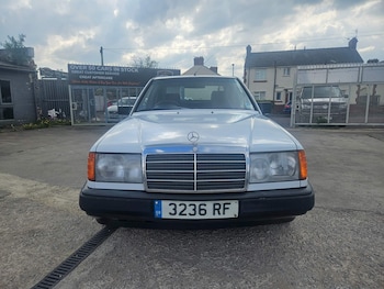 Used Mercedes-Benz 230 1987 for sale - 76370659: Photo