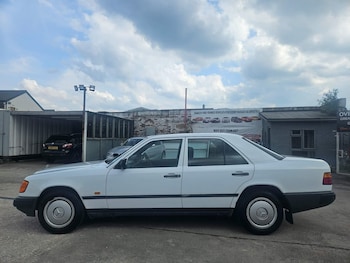 Used Mercedes-Benz 230 1987 for sale - 76370659: Photo