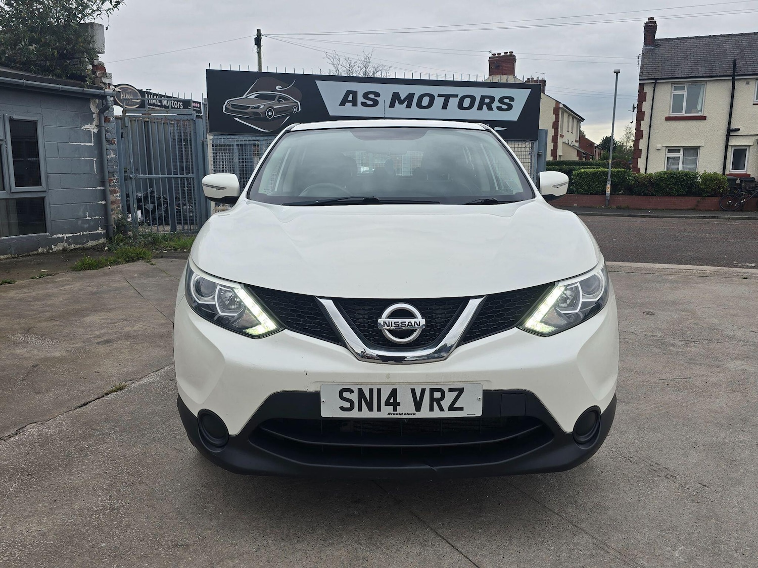 Used Nissan Qashqai 2014 for sale - 76371489: Photo 2