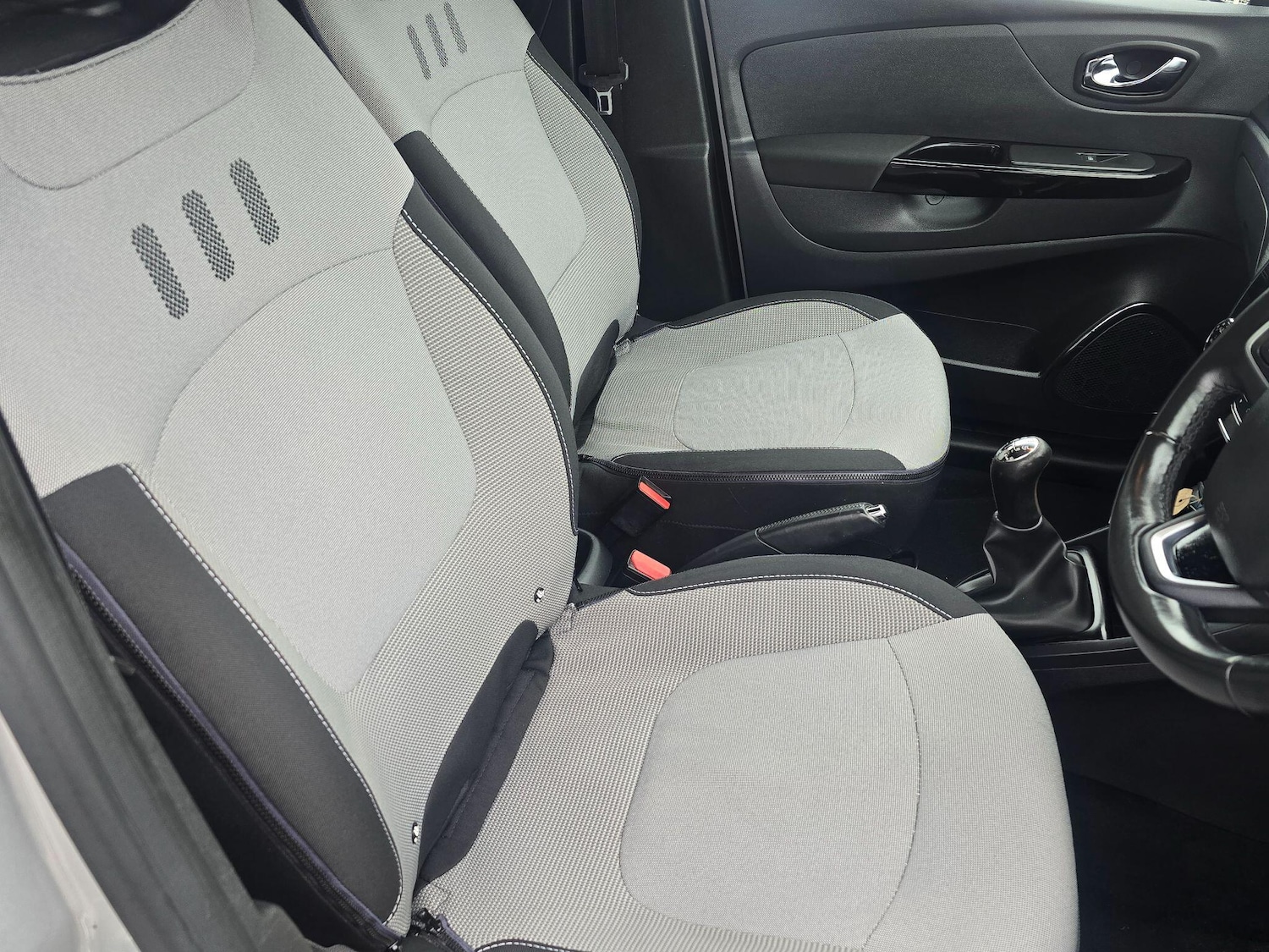 Used Renault Captur for sale - 77538568: Photo 12