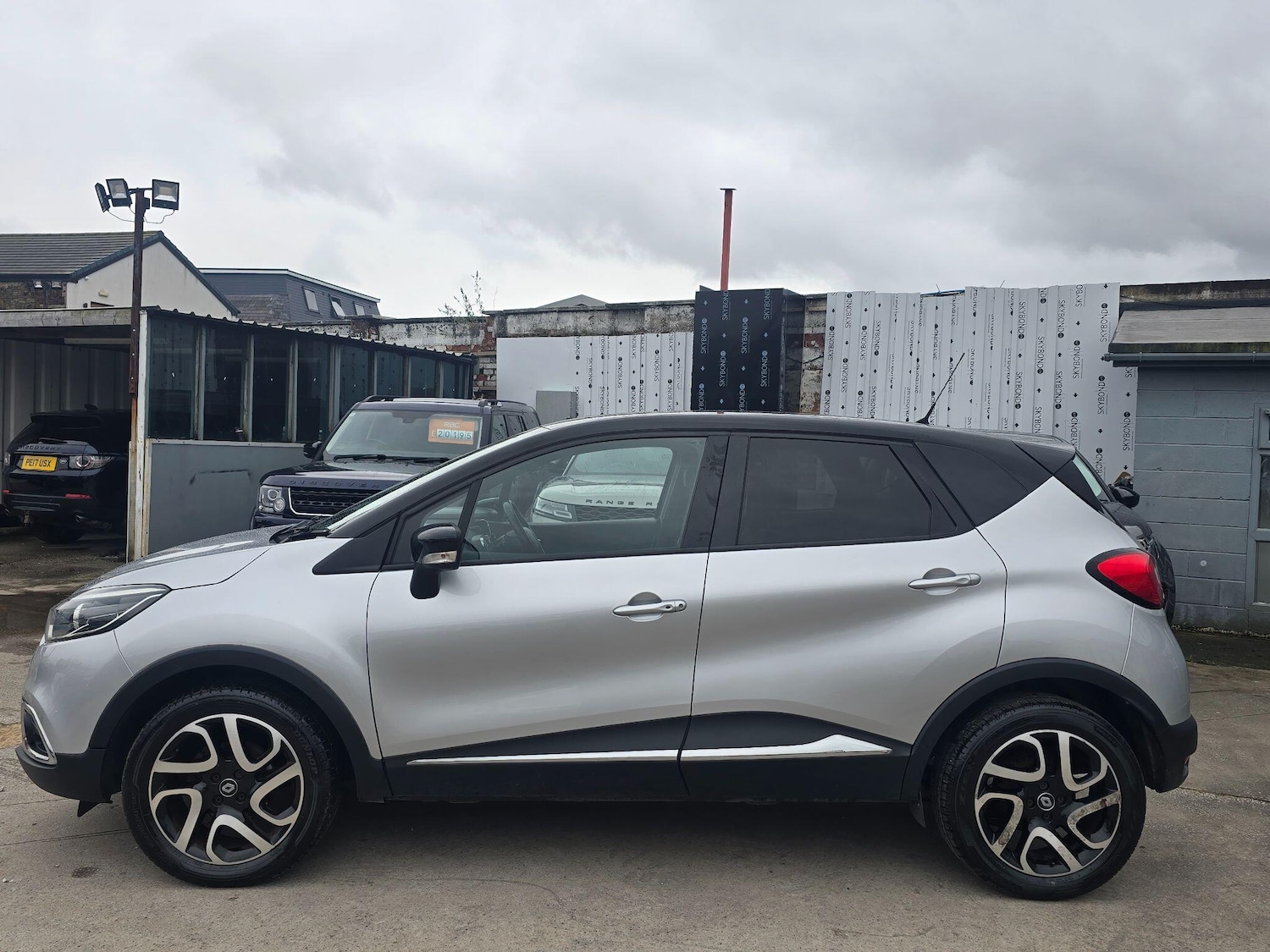 Used Renault Captur for sale - 77538568: Photo 4