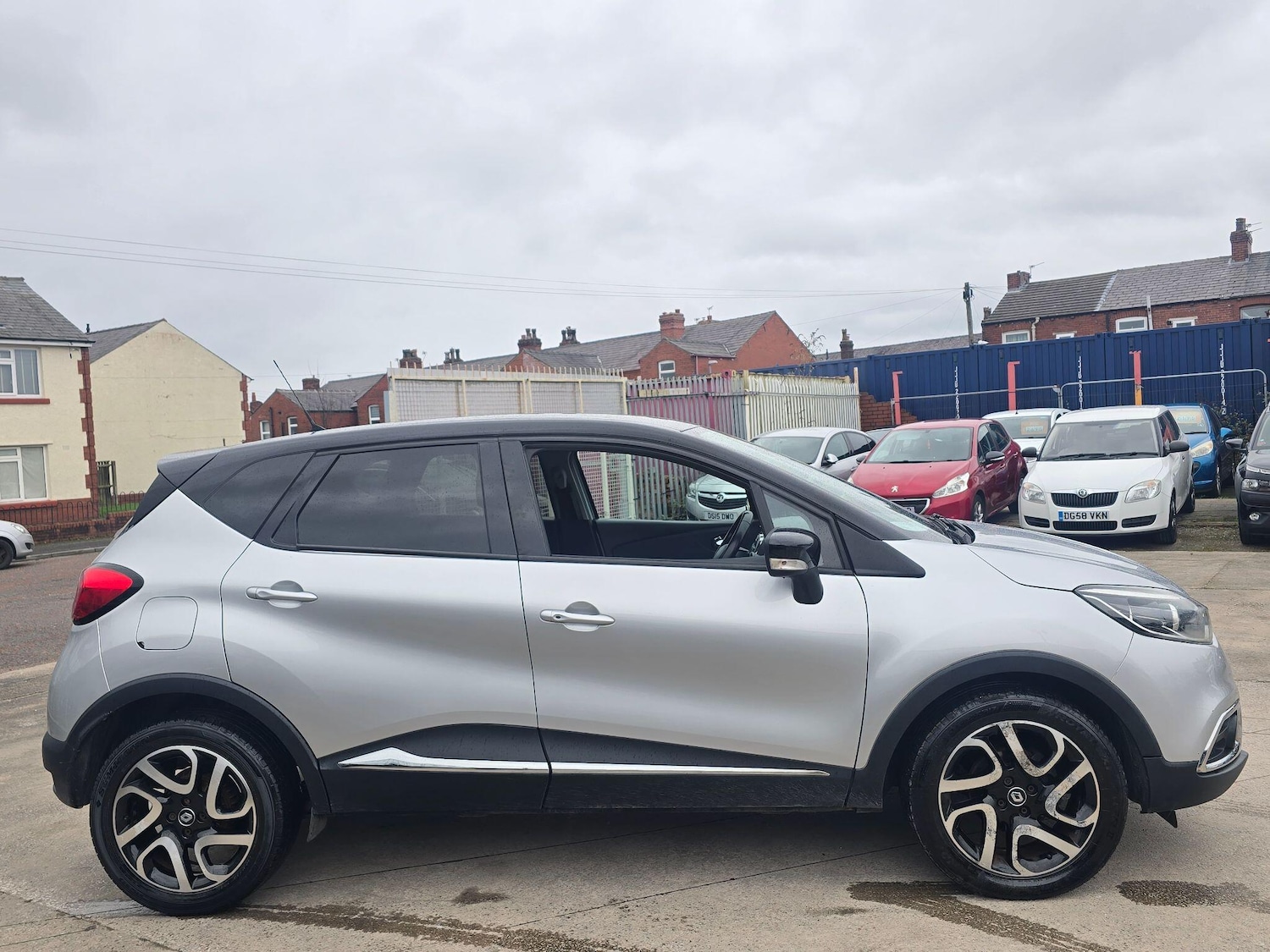 Used Renault Captur for sale - 77538568: Photo 8