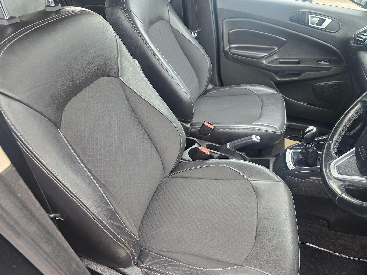 Used Ford Ecosport 2015 for sale - 77537619: Photo 12