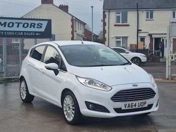 2015 (64) - 1.0 EcoBoost Titanium 5dr