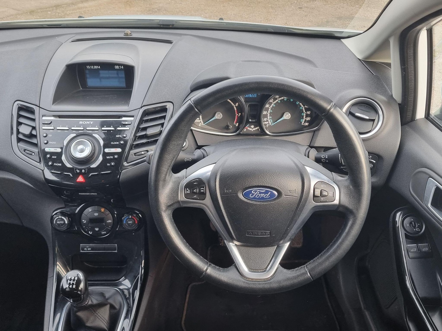 Used Ford Fiesta 2015 for sale - 77039975: Photo 4